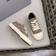 Balenciaga Low Shoes